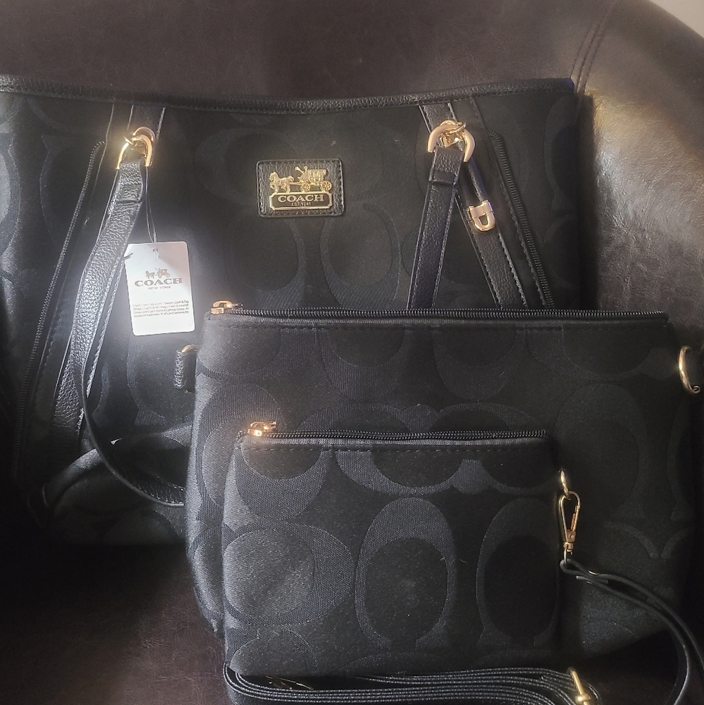 New with tags purse with extras